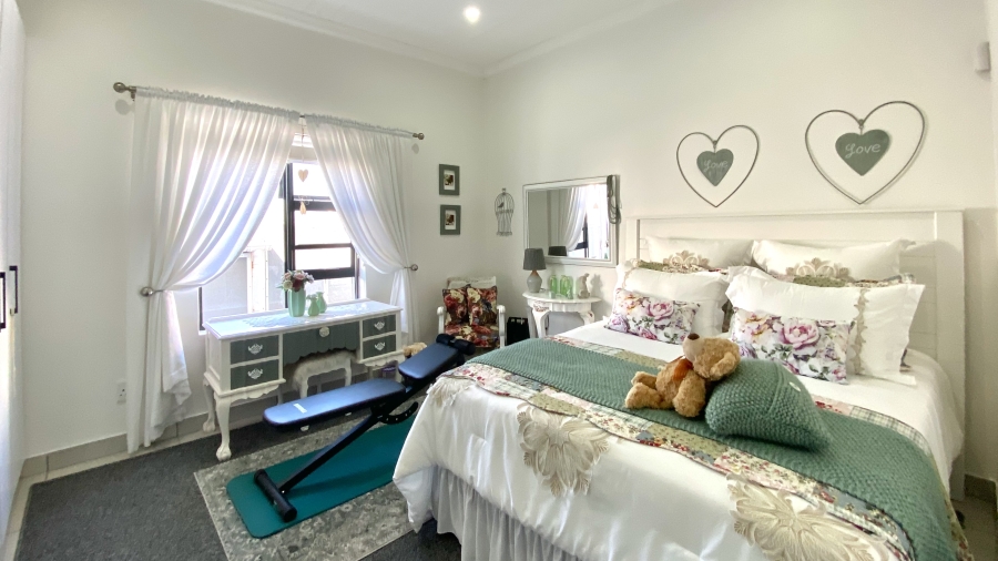 3 Bedroom Property for Sale in Atlantic Shores Beachfront Estate Western Cape